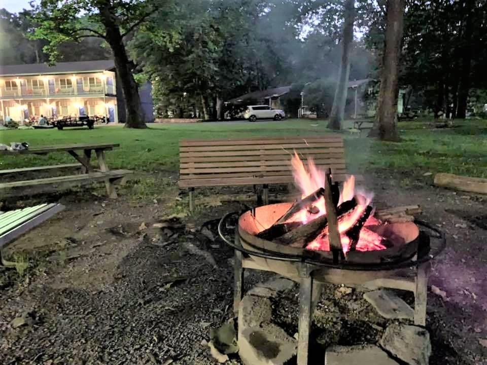 Meadowlark Motel With Restaurant & Bar 马吉谷 外观 照片