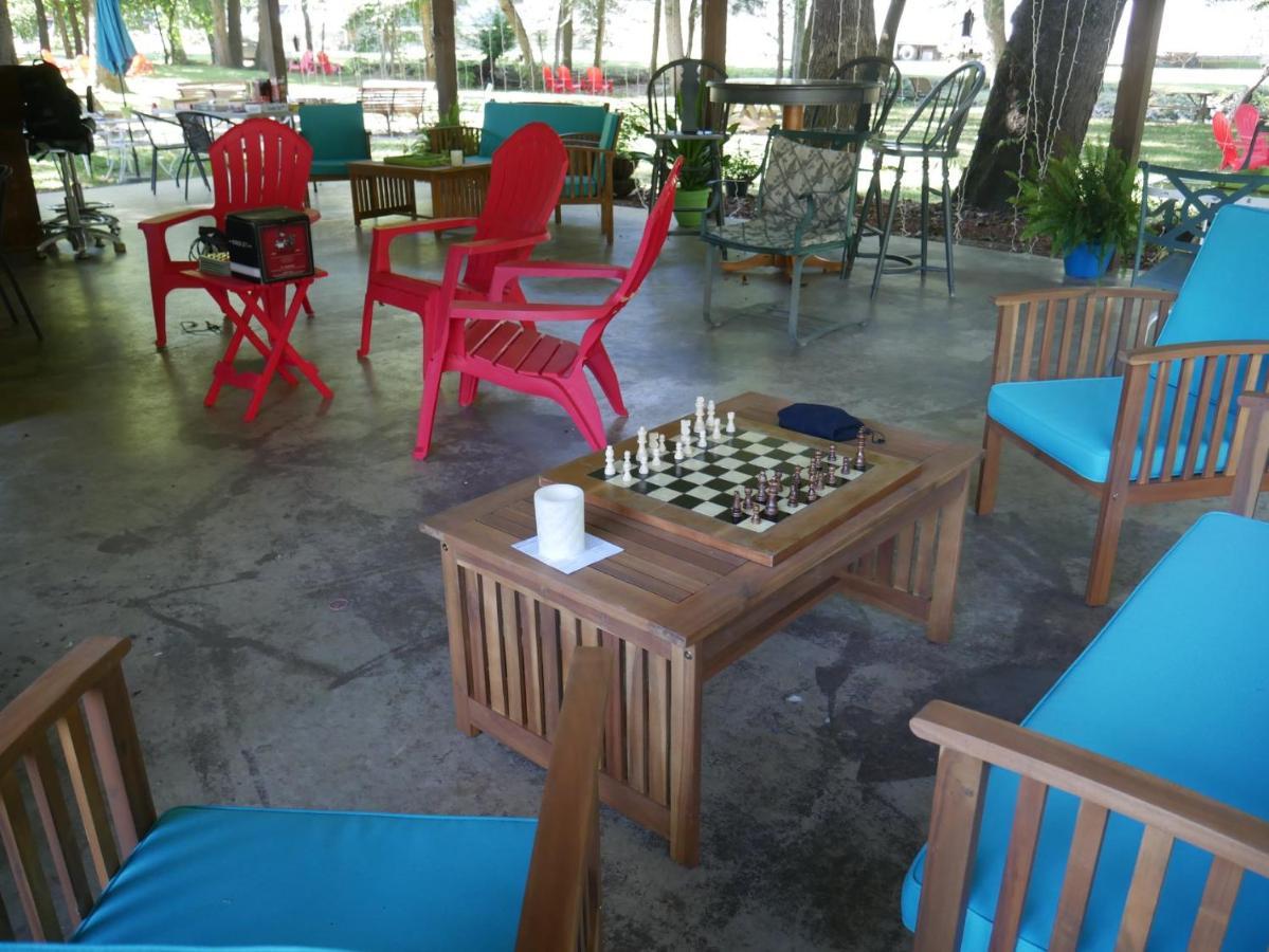 Meadowlark Motel With Restaurant & Bar 马吉谷 外观 照片